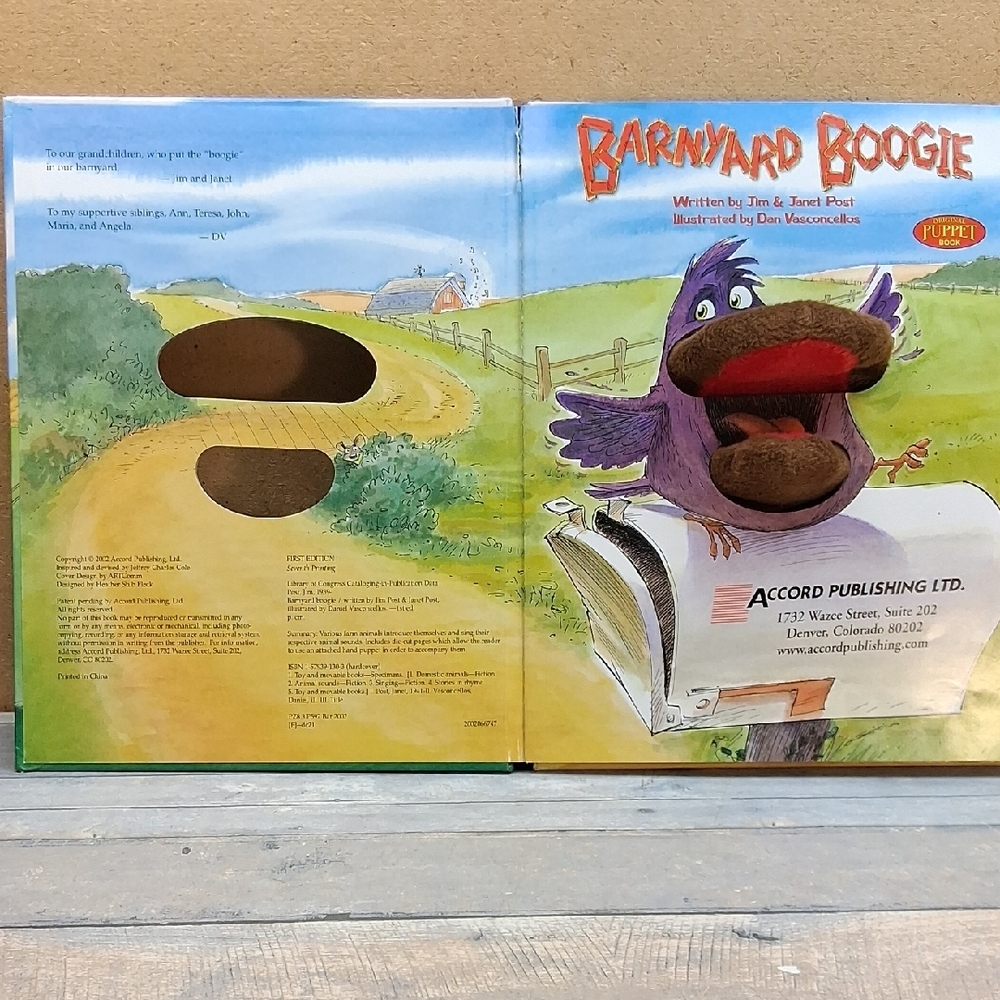 Barnyard Boogie Puppet Book - Picture 4 of 4
